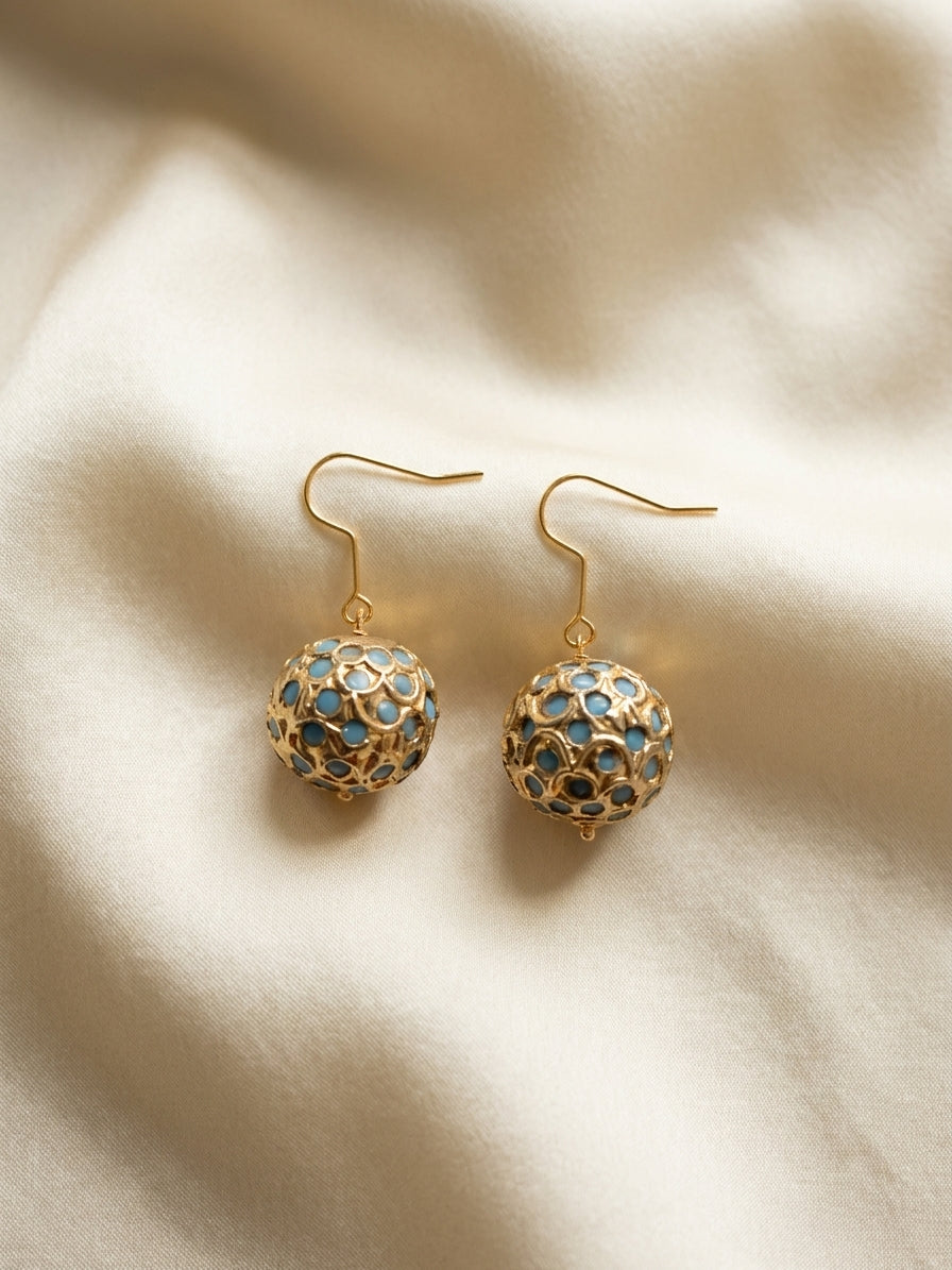 Turquoise Lattice Spheres